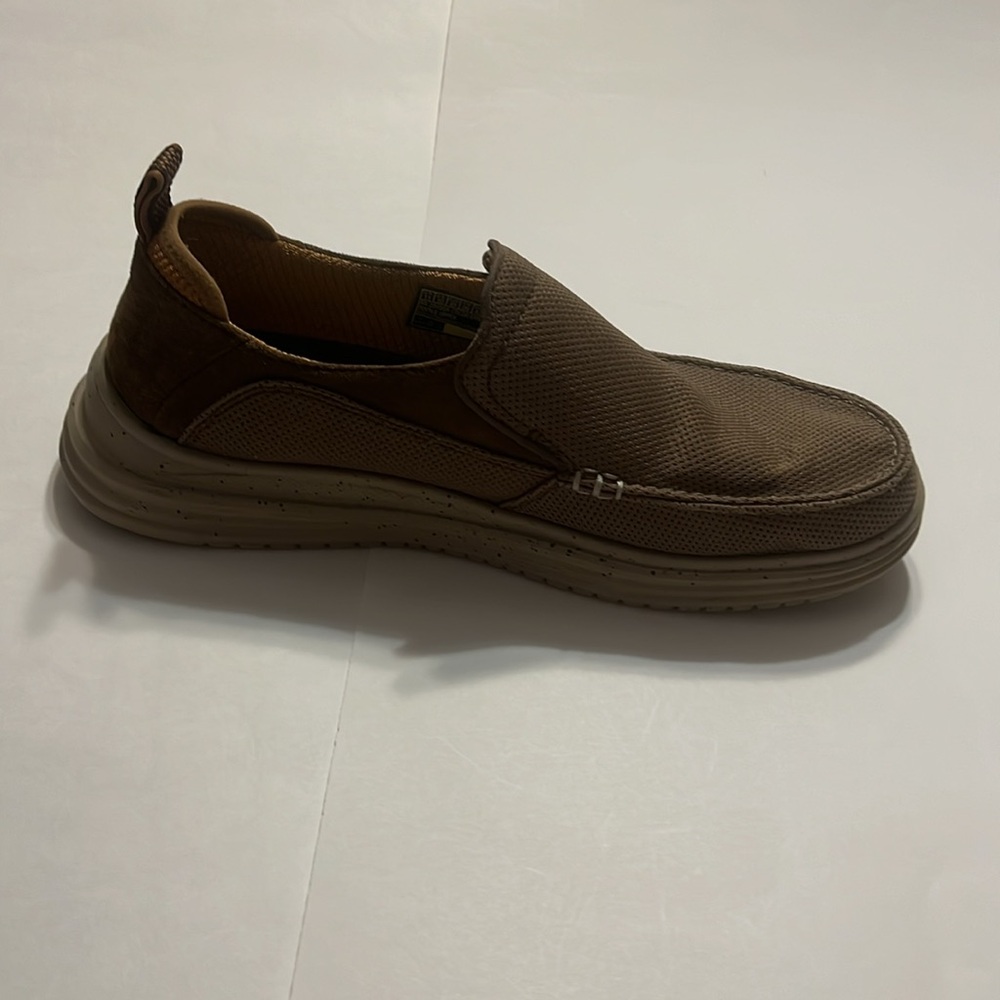Sketchers men’s 11 slip on light weight shoes brown & tan shoes - Picture 10 of 16